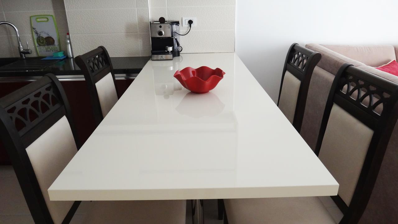 Apartament In White *